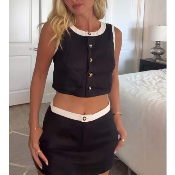 Reformation Black and White Mini Dress - Picture 3 of 11